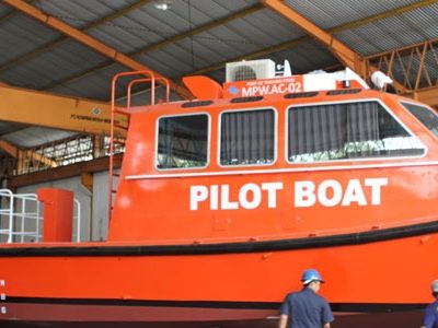 PILOT BOAT