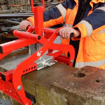 AL-600 AUT clamp for handling curbstones etc.